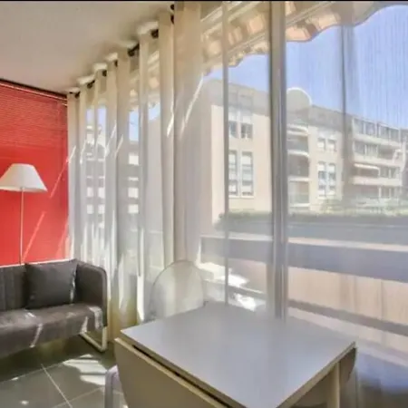 Spacieux 2 Pieces Proche De La Mer Hyper Centre Apartment
