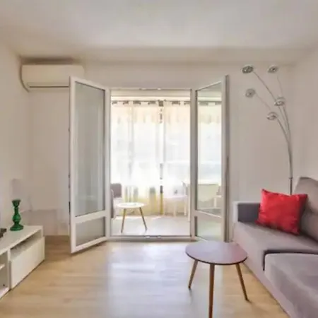 Spacieux 2 Pieces Proche De La Mer Hyper Centre Apartment